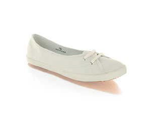 Shellys Fabulous Pointed Toe Pump With Lace Detail