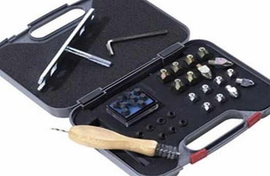 Shires  EQUESTRIAN SHOE/HOOF STUD KIT/TOOLS HORSE NEW