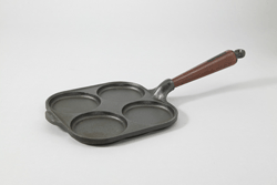 Skeppshult Egg Frying Pan with Wooden Handle