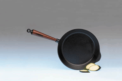 Skeppshult Frying Pan with Wood Handle 26cm