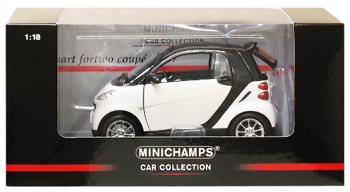 Smart 1:18 Scale for Two 2007 (White/ Black)