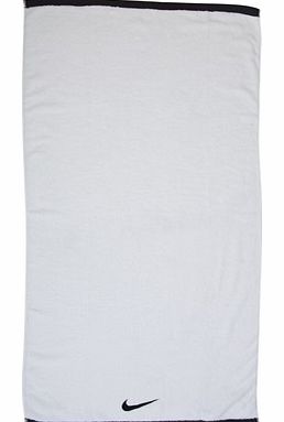Sportax Nike Fundamental Large Towel - White/Black