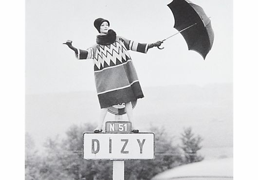 Susan O`Hanlon Art Press Model on Sign Dizy Greeting Card