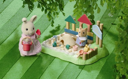 Sylvanian Families Nursery Sandpit and Figure Set