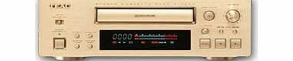 Teac  R-H500 CASSETTE PLAYER.