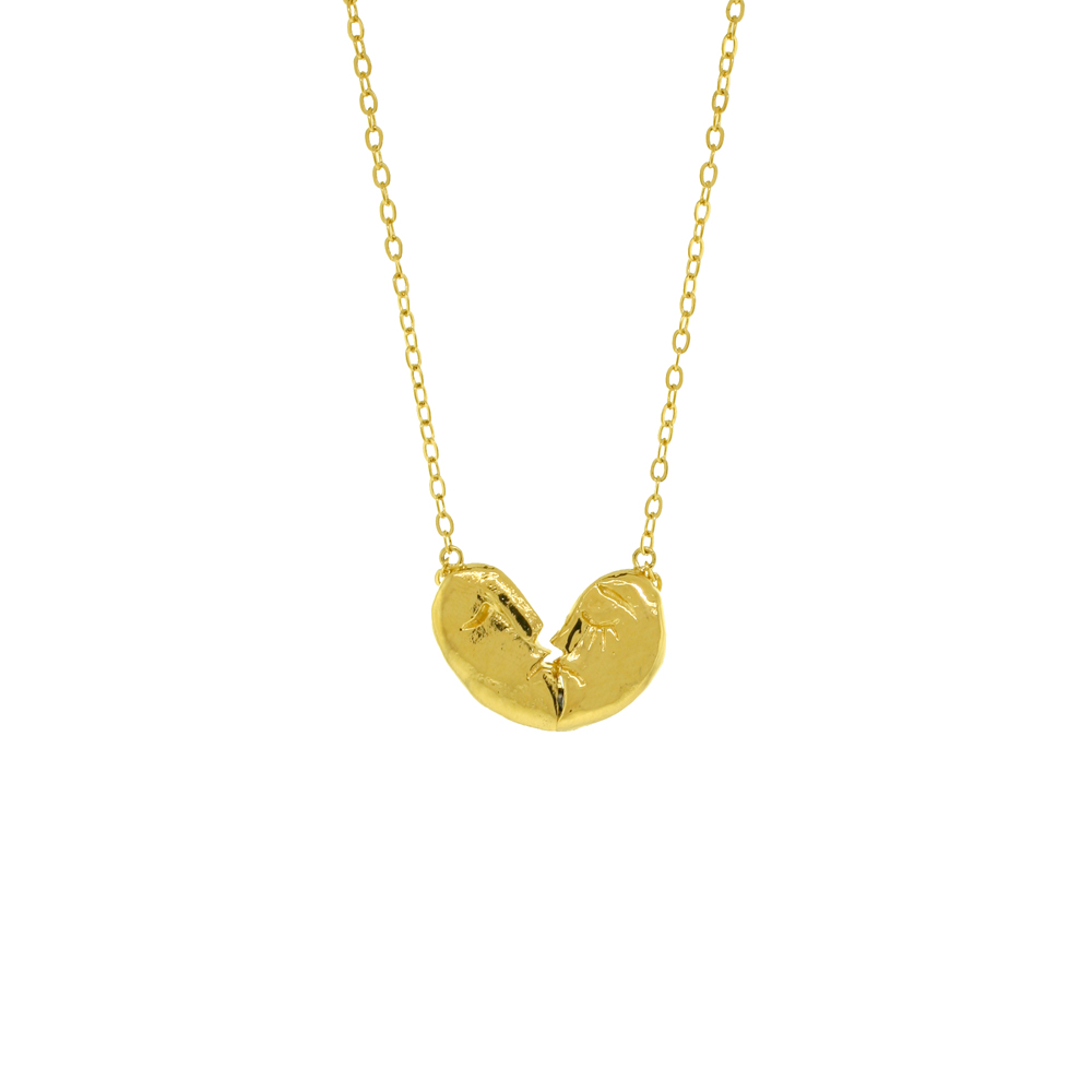 the Kiss Necklace - Gold