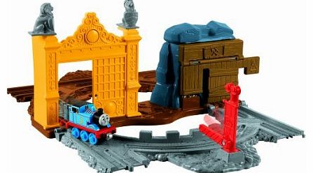Thomas & Friends Take-n-Play Treasure on the tracks Flanker Set