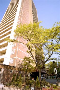 TORONTO Town Inn Suites Toronto