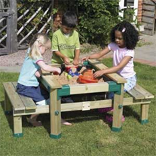 tp Deluxe Sandpit/ Picnic Table