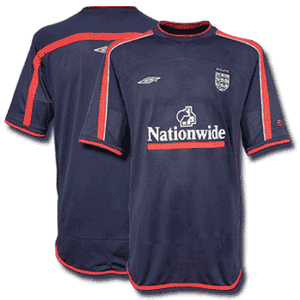 Umbro 01-02 England Training shirt - navy
