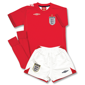 Umbro 06-08 England Away Little Boys Kit