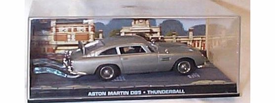 universal hobby james bond 007 aston martin DB5 thunderball film scene car 1.43 scale diecast model
