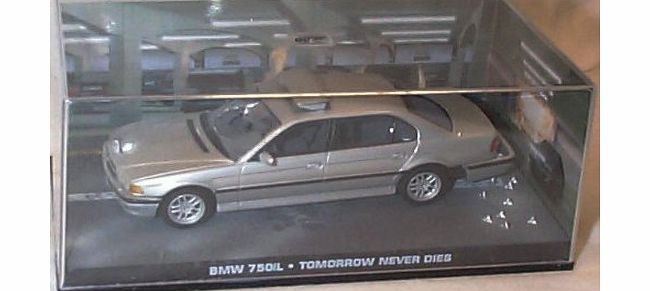 universal hobby james bond 007 tomorrow never dies BMW 750IL film scene car 1.43 scale diecast model