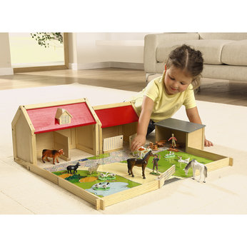 Universe of Imagination Wooden Farmyard Set with Animals