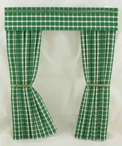 1:12 Scale Doll House Miniature Green Gingham