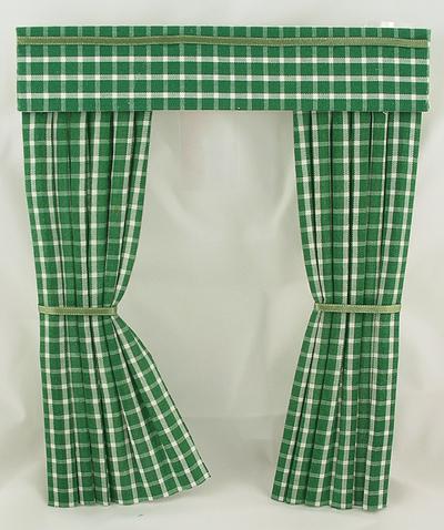 1:12 Scale Doll House Miniature Green Gingham