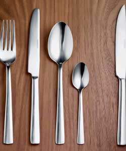 6 place settings in stainless steel.Set contains 6 table knives, 6 table forks, 6 dessert spoons, 6 