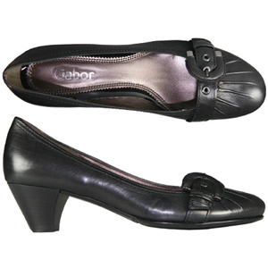 A classic low heeled Court shoe from Gabor. With a buckle and strap over the front of a gathered lea