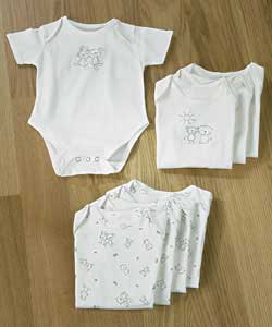 Includes: 4 printed bodysuits. 4 embroidered bodysuits. 100% cotton, washable at 40 degrees delicate
