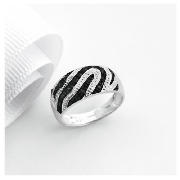 Unbranded 9CT WHITE GOLD BLACK AND WHITE DIAMOND RING, J