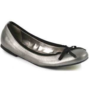 Agrain, round toe, ballerina-style, leather pump with grosgrain trim and bow detail. Lining: synthet
