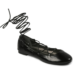 A classic round toe ballerina-style patent pump. The pretty and comfortable Agrey pumps feature lace
