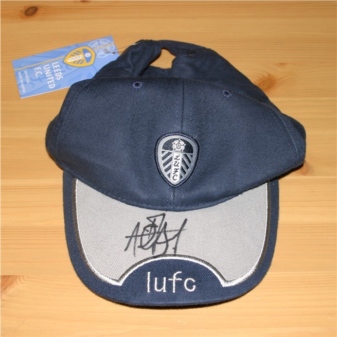 ALAN SMITH HAND SIGNED LEEDS UNITED BASEBALL CAP