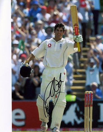 ALASTAIR COOK SIGNED 10 x 8 INCH COLOUR PHOTOGRAPH
