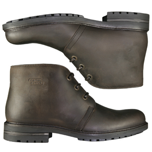 A three eyelet boot from Camel Active. With waxy leather, Camel Active logo stamped to the side and 