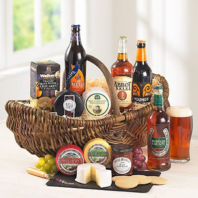 This fabulous selection of Hoggs Back British Ale, gourmet cheeses, relish and oatcakes is a really 