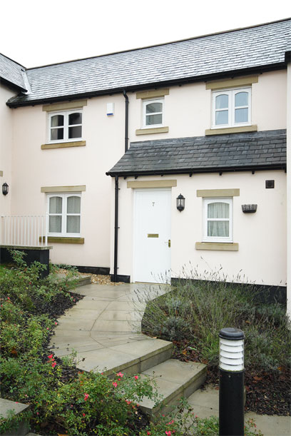 Unbranded Amber Cottage