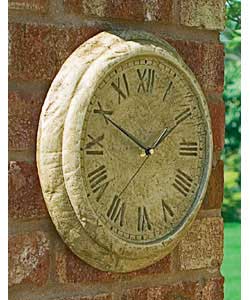 Made from weather resistant polystone.Suitable for both indoor and outdoor use.33cm diameter