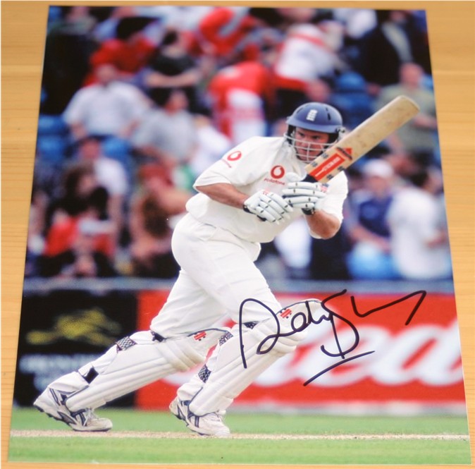 ANDREW STRAUSS HAND SIGNED 9 x 7 INCH PHOTO