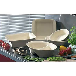 Dine is style with this comprehensive cookware set 30cm Rectangular roaster 32cm divider dish 26cm L