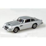 Part of the Minichamps Bond Collection is this col