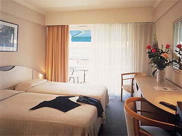 Unbranded Astoria, Juan Les Pins