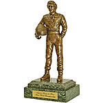 This solid bronze statue of Brazil`s favourite son is one of the finest tributes to the great