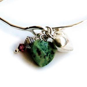 Azuni London Designer Jewellery 2005 Collection. A delicate silver bangle with a faceted African