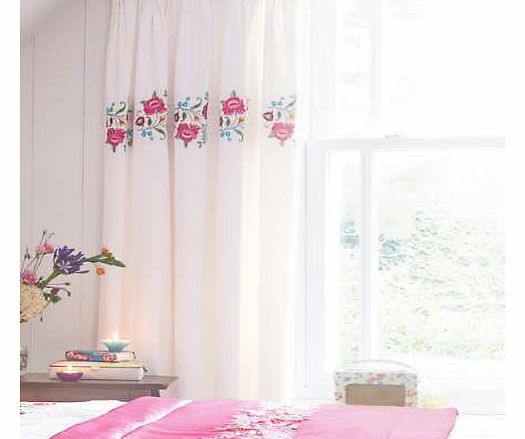 These fabulous curtains have been designed exclusively for us, making it even more special! The first thing you notice about the curtains is the fabulous colours in the accents. Ideal for brightening your bedroom with these standard header curtains. 