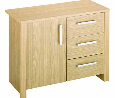 Part of the Bailey collection. this classic sideboard. with a decorative trim. chunky silver effect handles and a stylish grained oak effect finish. will complement the modern home. Great for resting and showing off your homely touches whilst also pr