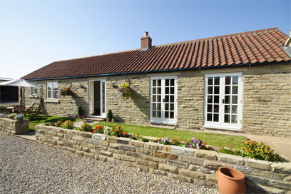 Unbranded Bank Top Cottage