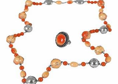 If orange is your colour you will love this beaded necklace and ring set. Easy to style and dress and perfect for holiday wear. Necklace and Ring Set Features: Adjustable ring Necklace length approx. 47 cm (18 ins)