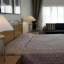 Unbranded Beardmore Hotel