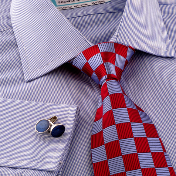 Our range of English tailored dress shirts are made from the best two-fold cotton from around the