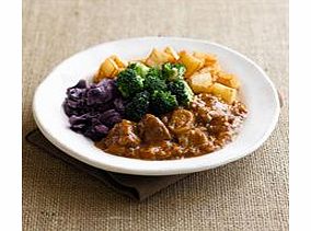 A classically French stew made with tender beef, red wine, mushrooms and onions. Served with diced fried potatoes, broccoli and red cabbage with onion.