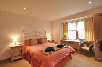 Unbranded Cairn View