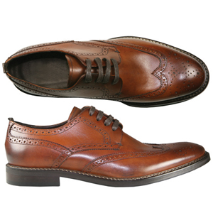 A 4 eyelet Derby shoe from Jones Bootmaker. This County Brogue has soft Leather uppers, wing tip sty