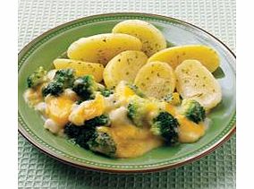A tasty bake of cauliflower and broccoli in a delicious West Country vegetarian cheese sauce, topped with grated vegetarian red Cheddar. Served with parsley boiled potatoes.