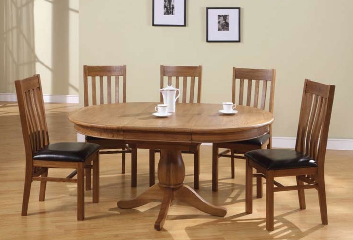 Unbranded Chateau Oak Round to Oval Extending Dining Table