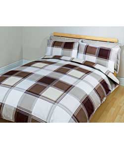 Set contains duvet cover and 2 pillowcases.50 cotton, 50 polyester.Machine washable at 40 degrees C.
